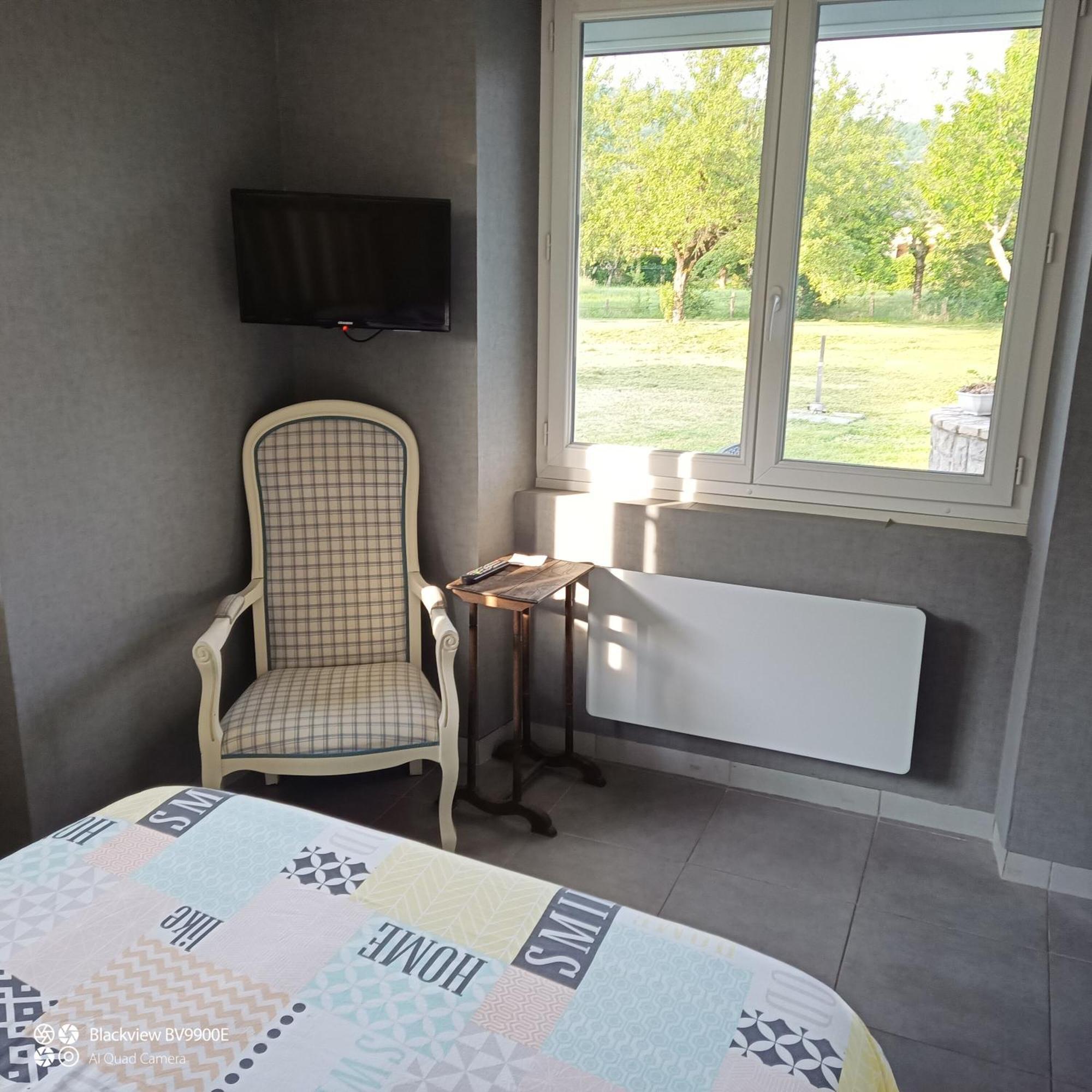 Appartement La Clematite D'Olt à Saint-Côme-dʼOlt Extérieur photo