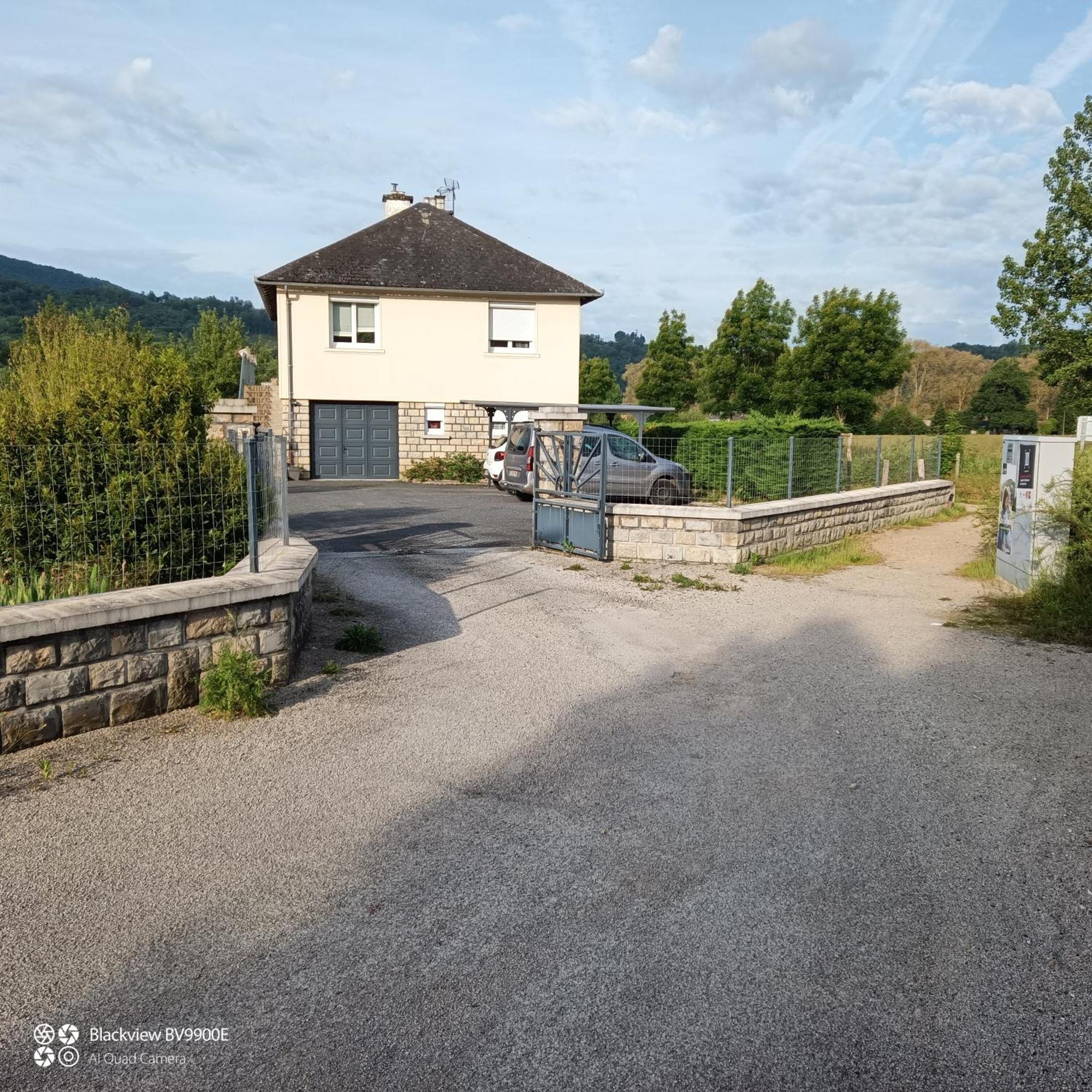 Appartement La Clematite D'Olt à Saint-Côme-dʼOlt Extérieur photo